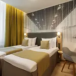Centennial Nexus 4*