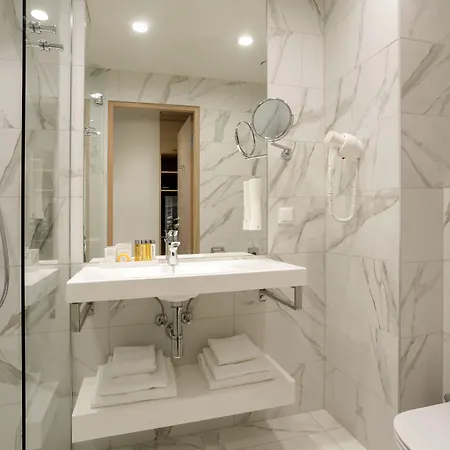 Centennial Nexus 4* Tallinn