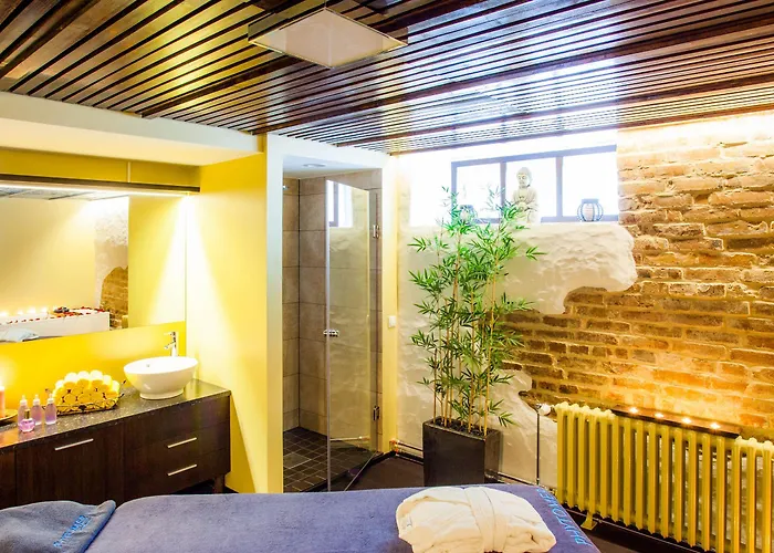 Centennial Nexus فندق تالين