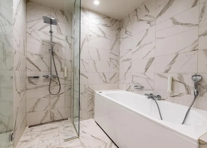 Centennial Nexus فندق